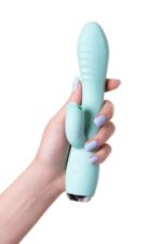 milo licking rabbit vibrator - galeria 5