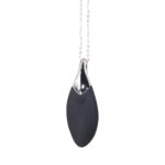 vibrating necklace liberty leaf black - zdjęcie produktu